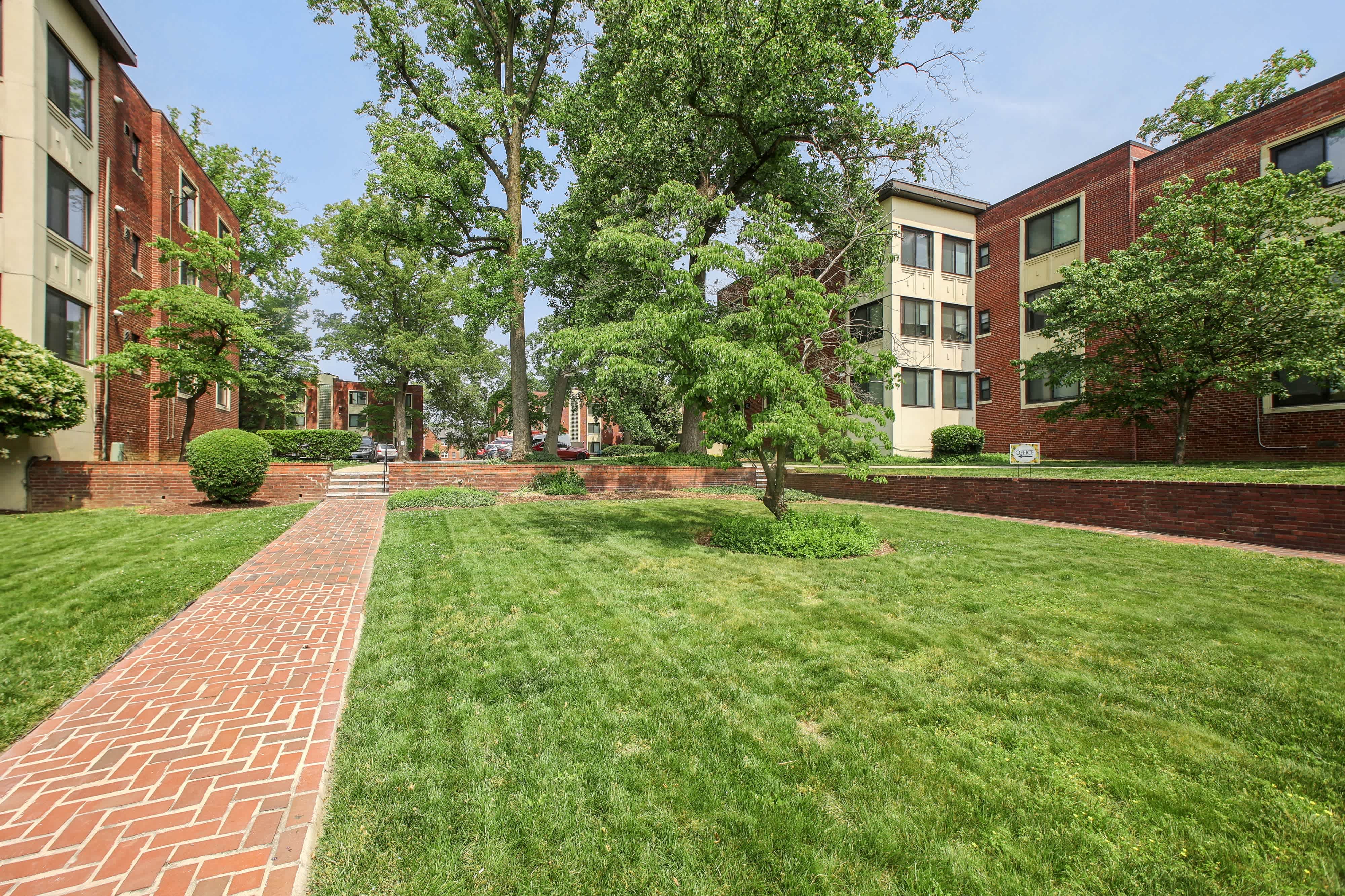 Prince George Apartments – photo 1