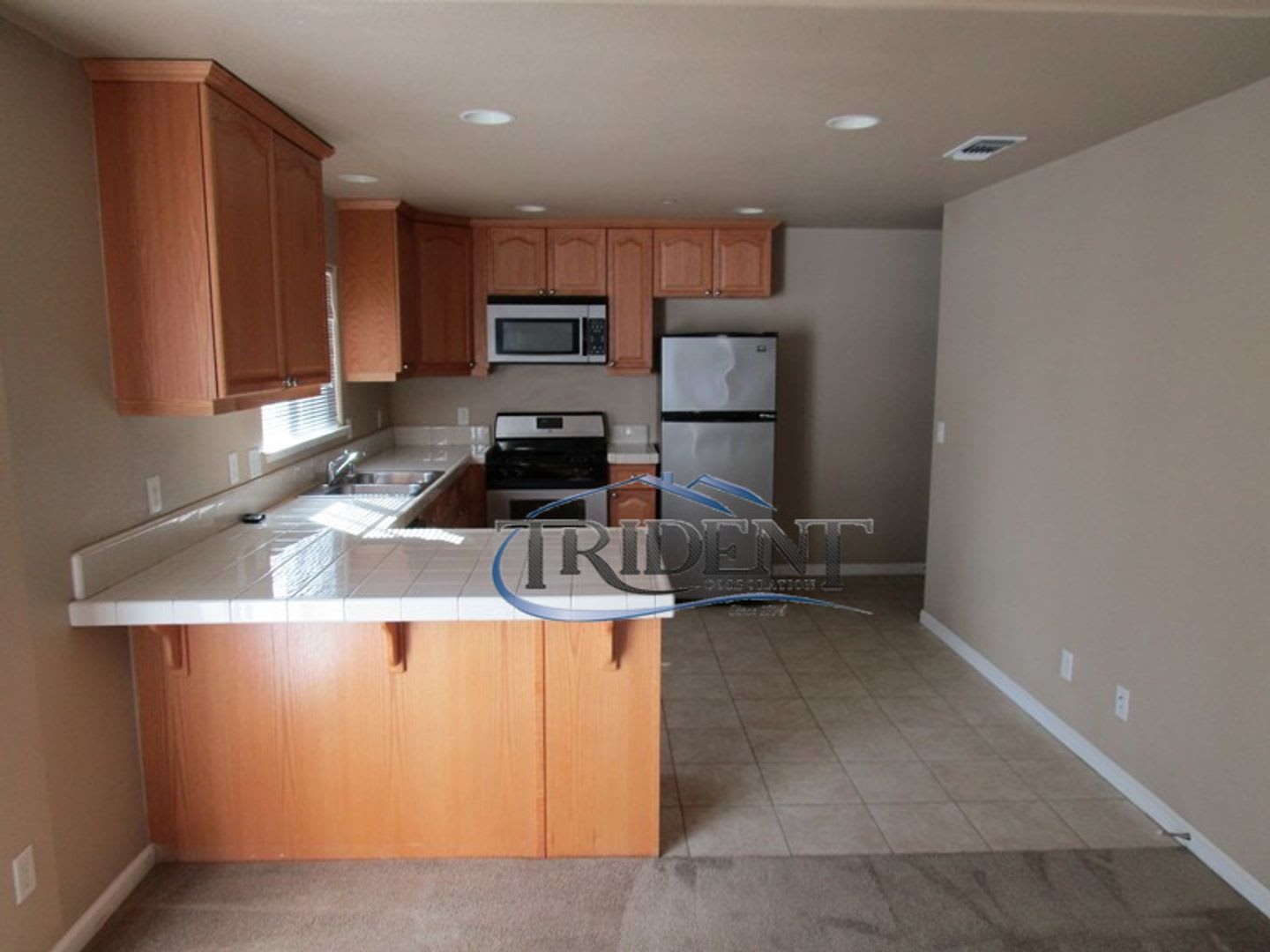 4 bedroom, 3 1/2 bath townhouse – photo 5