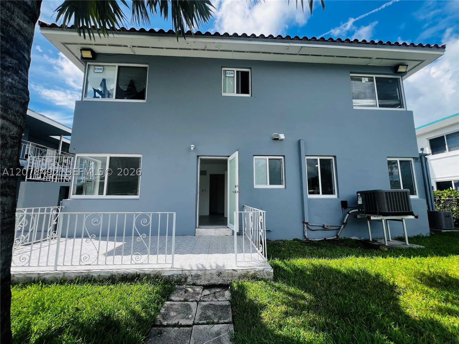 2045 Calais Dr – photo 2
