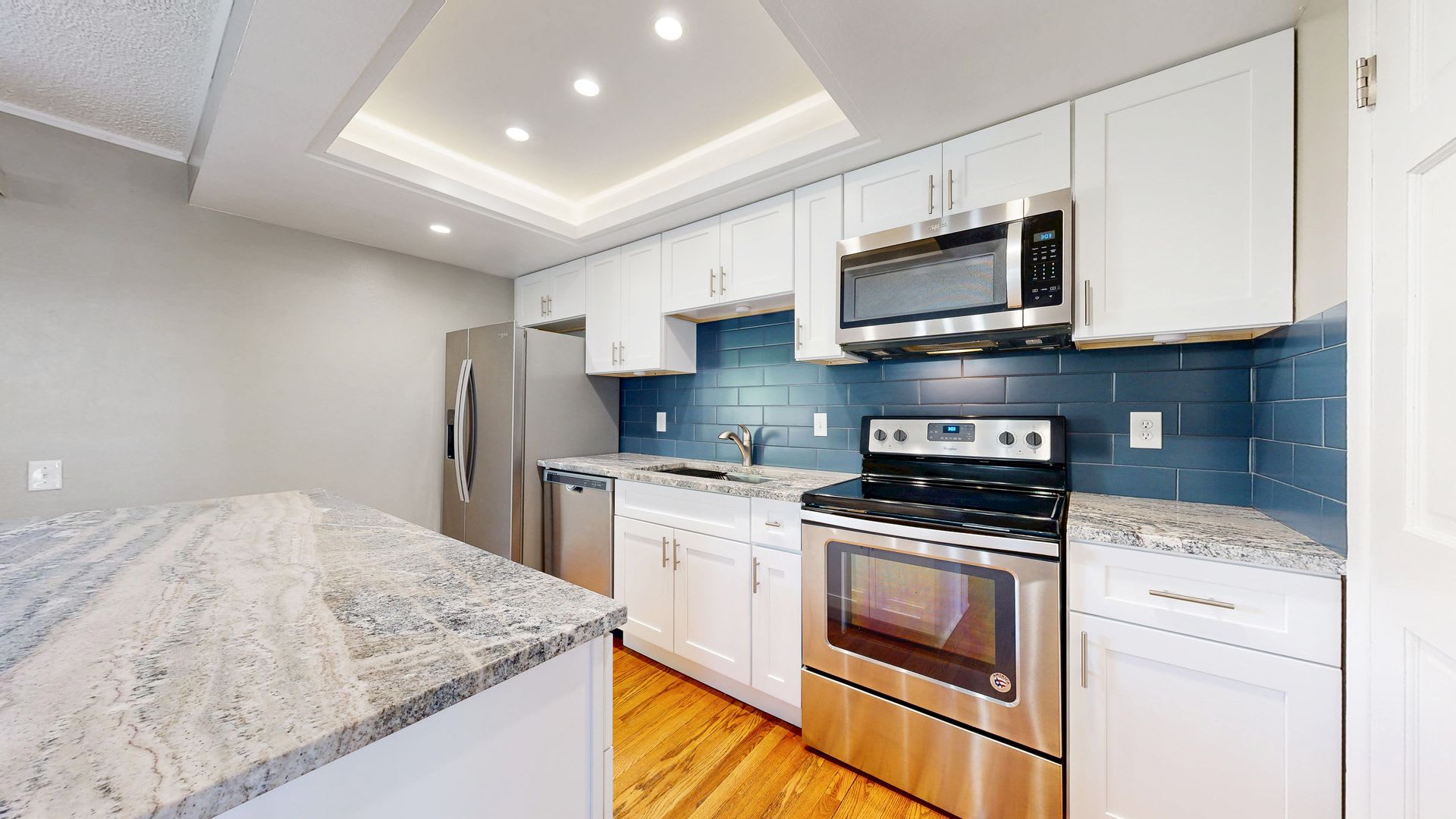 Stunning 3 bed/2 bath home available now – photo 5