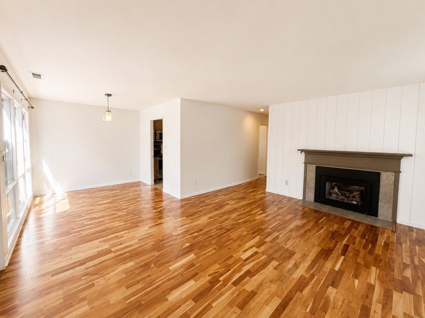 3Bd/1Ba Bellevue Home – photo 3
