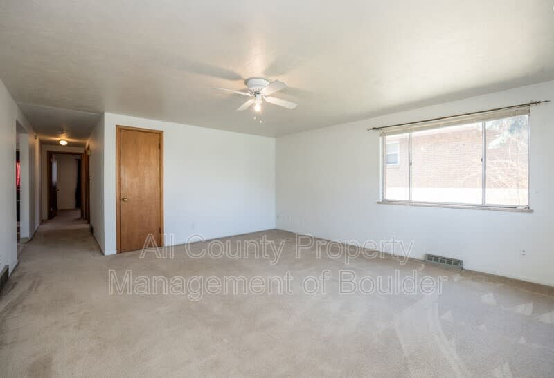 1517 Stuart St – photo 2