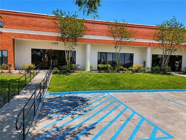 4949 BULLARD Avenue – photo 1