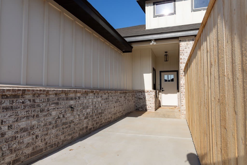 2105 Bryant St – photo 2