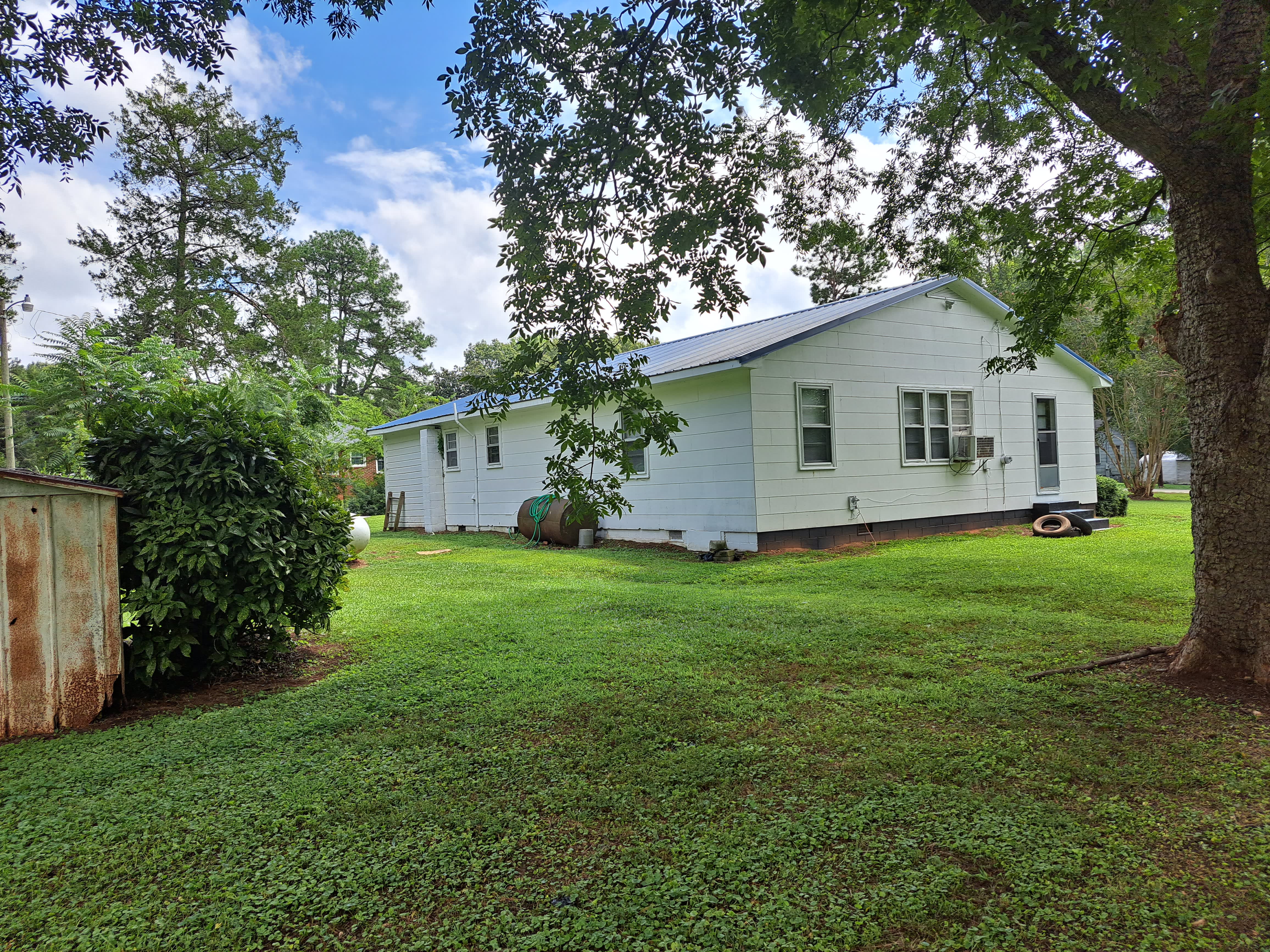 136 Dowtin St – photo 4