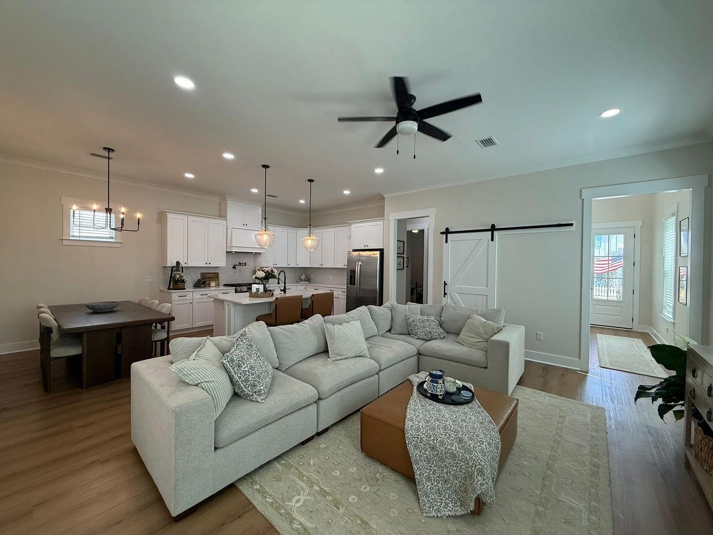 Beautiful 5-Bedroom Home in Deer Moss Creek – Niceville with lawn care included – photo 2