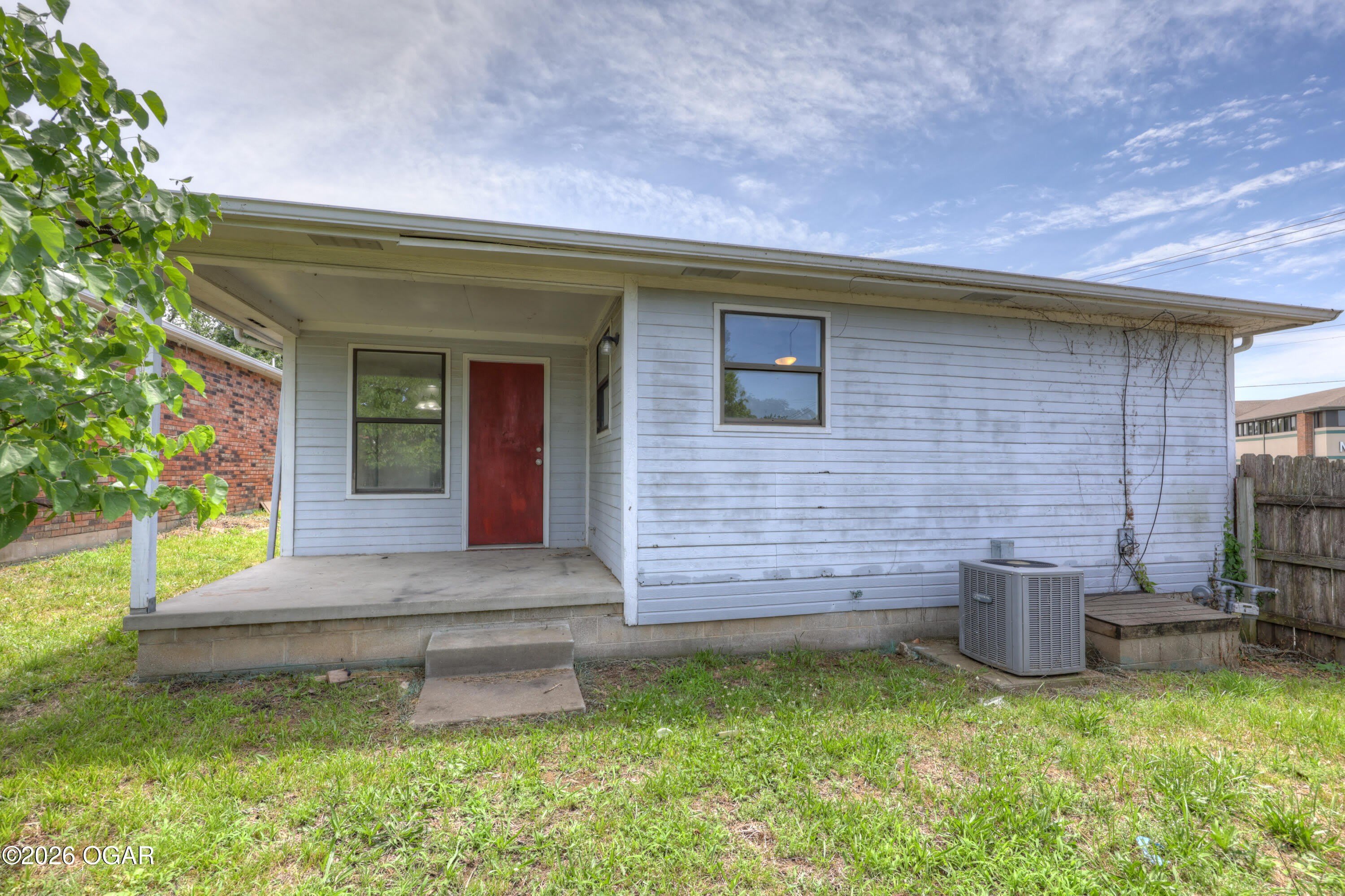 729 W 31st Terrace – photo 3
