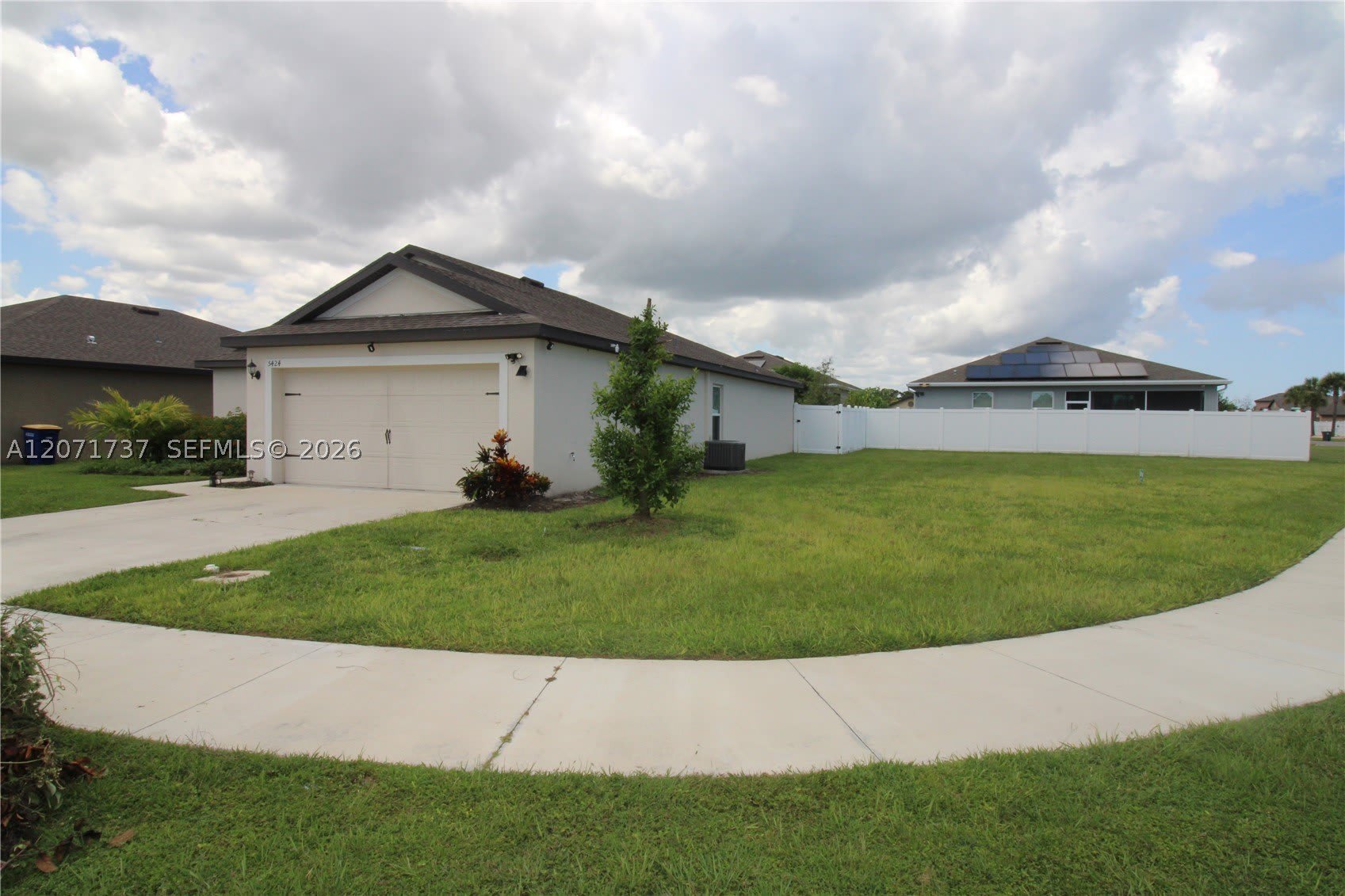 5424 Fantasy Dr – photo 3