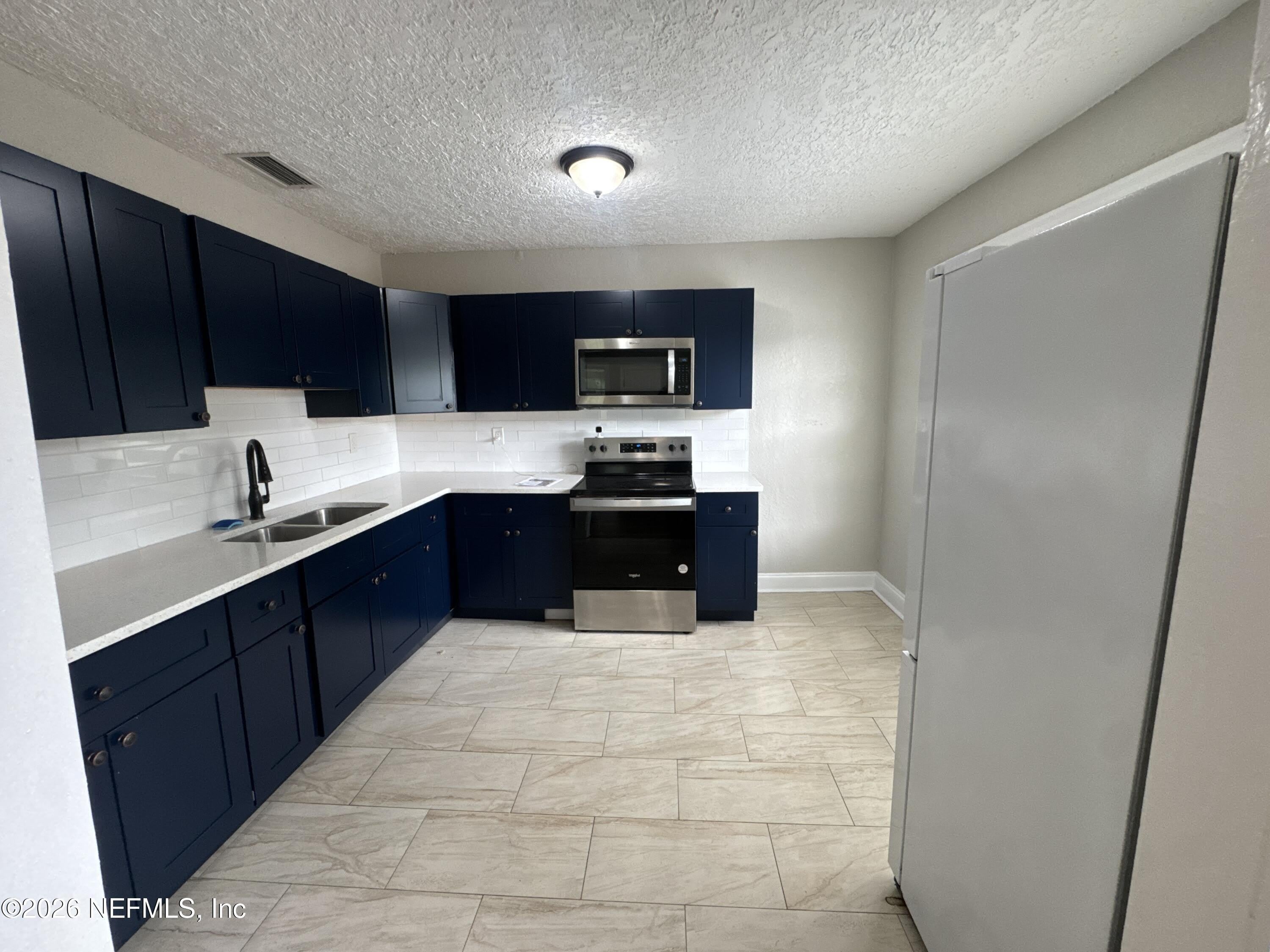 1645 W 12Th Street – photo 3