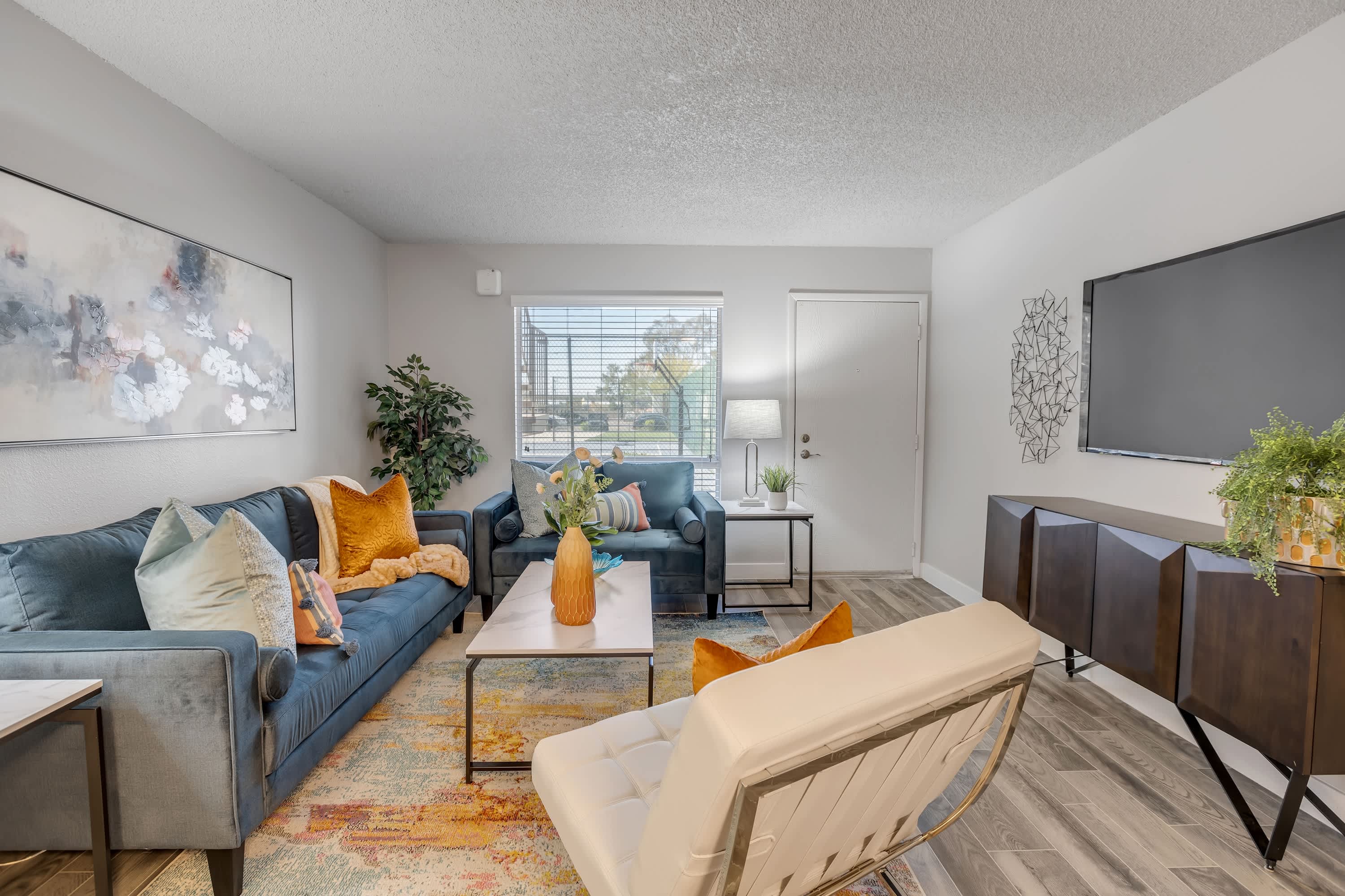The Mod Apartments – photo 4