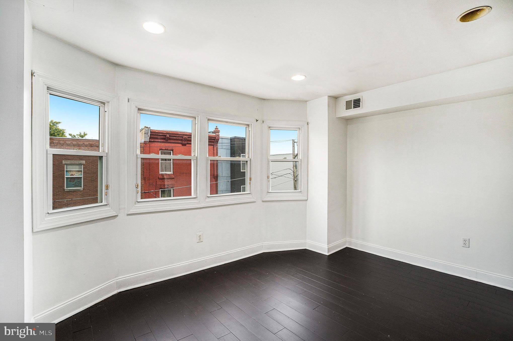 2027 N 15TH Street – photo 2
