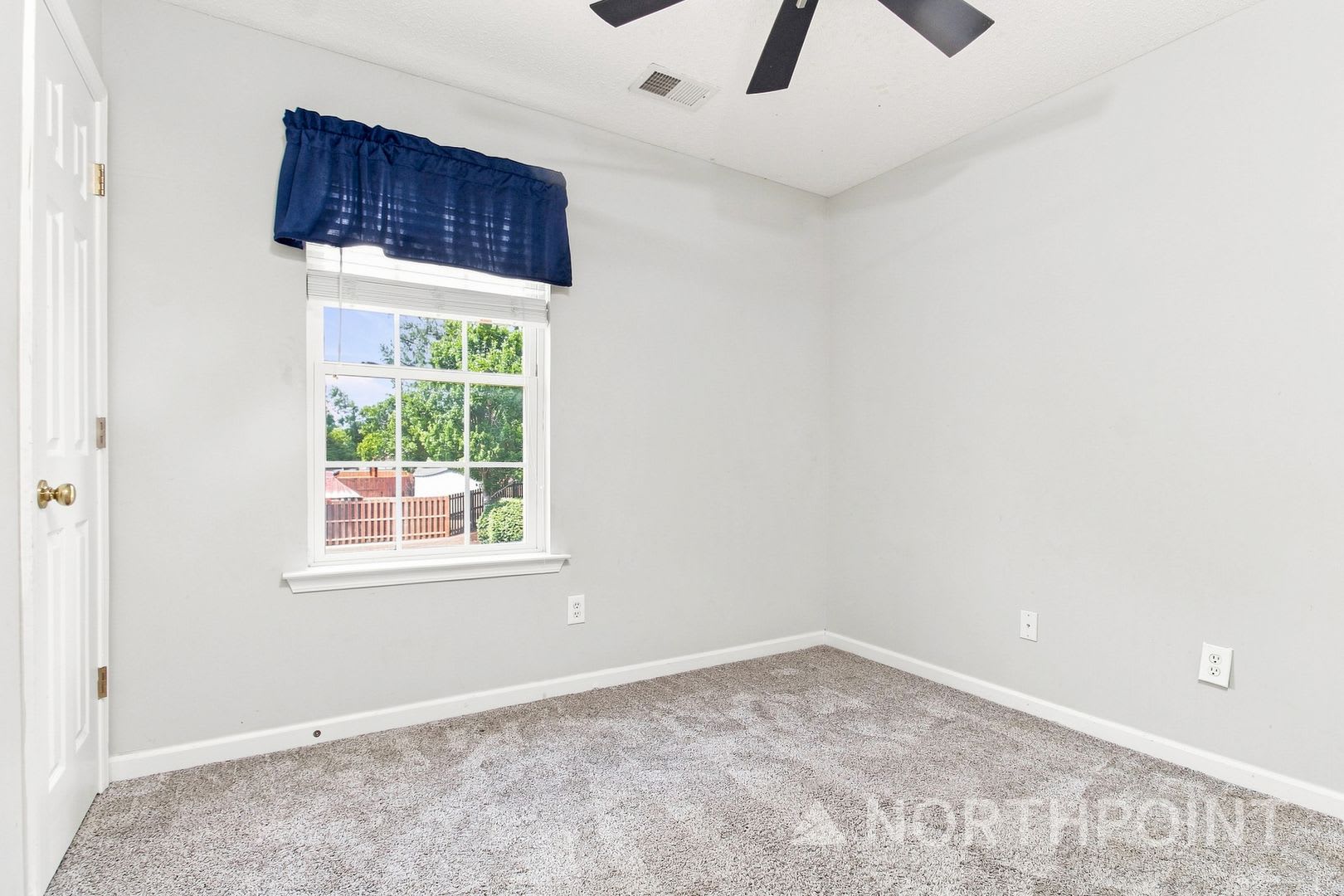 Single Family Home 3 Bedrooms – photo 5