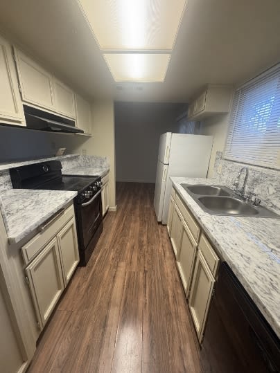 1250 East Shaw Avenue – photo 4