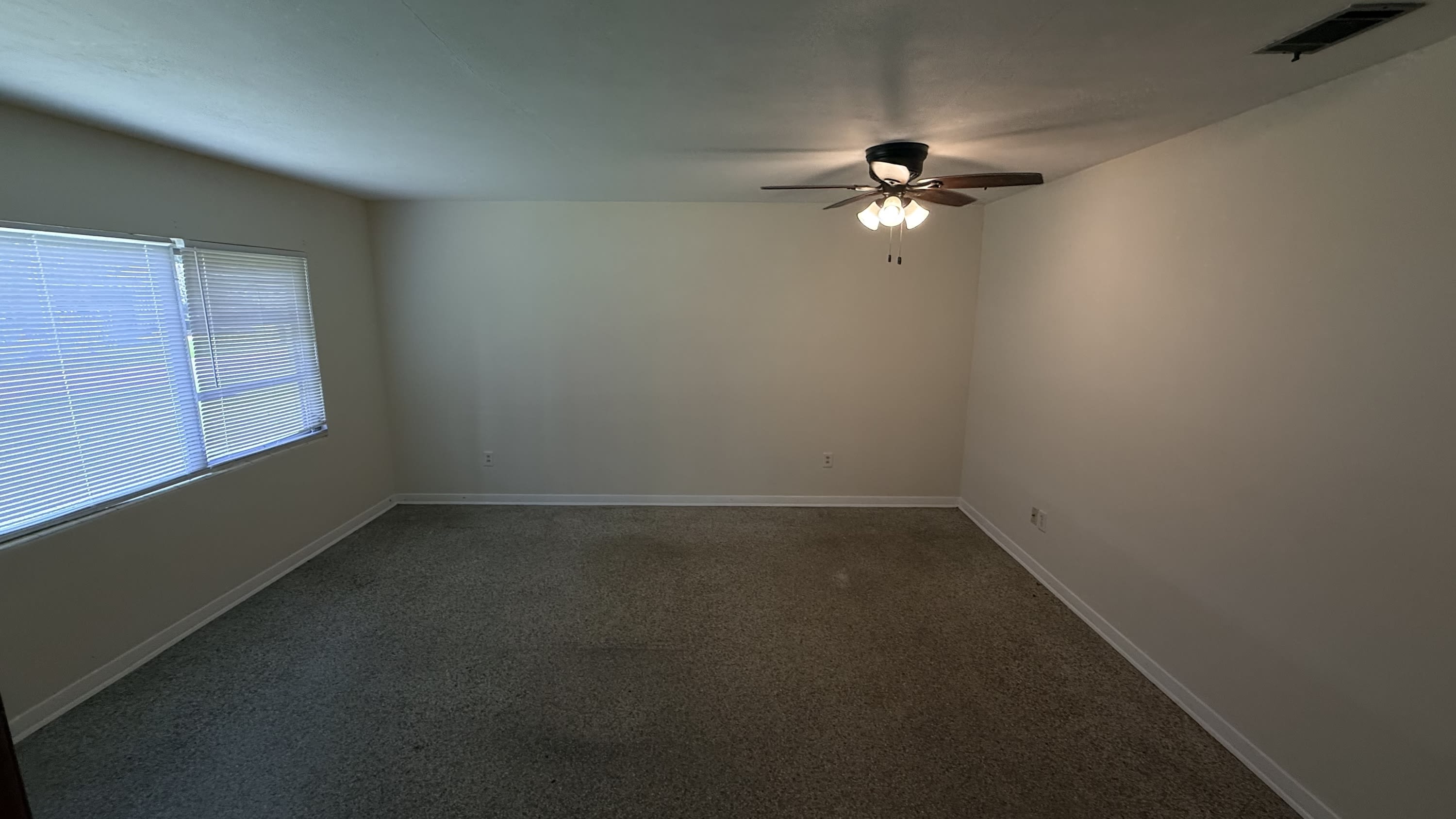 932 Northeast 6th Avenue – photo 4