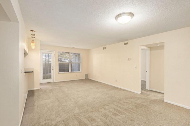 109 Fieldcrest St – photo 2