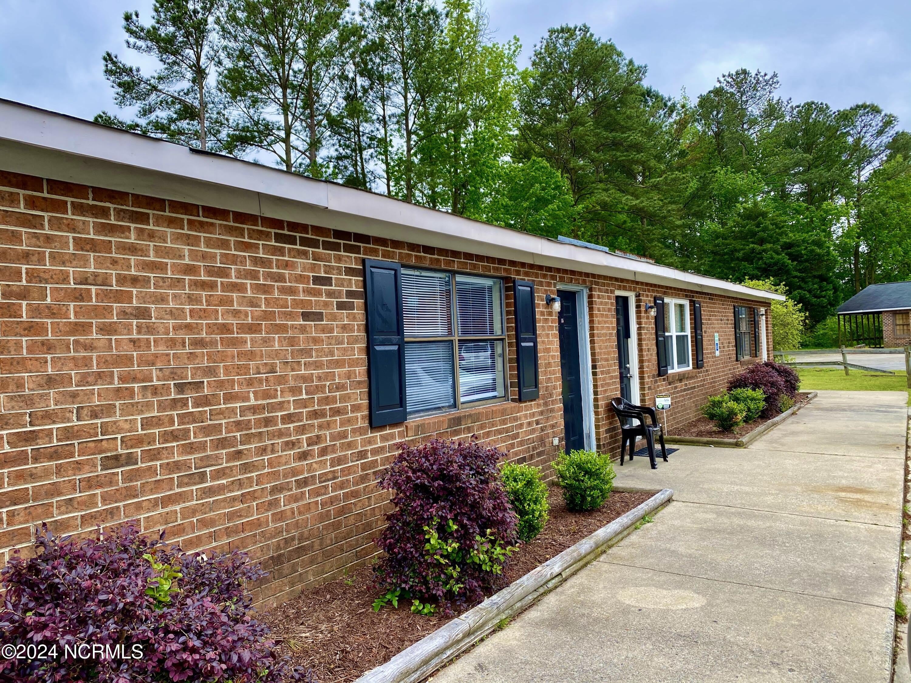 1085 Cheyenne Court – photo 1