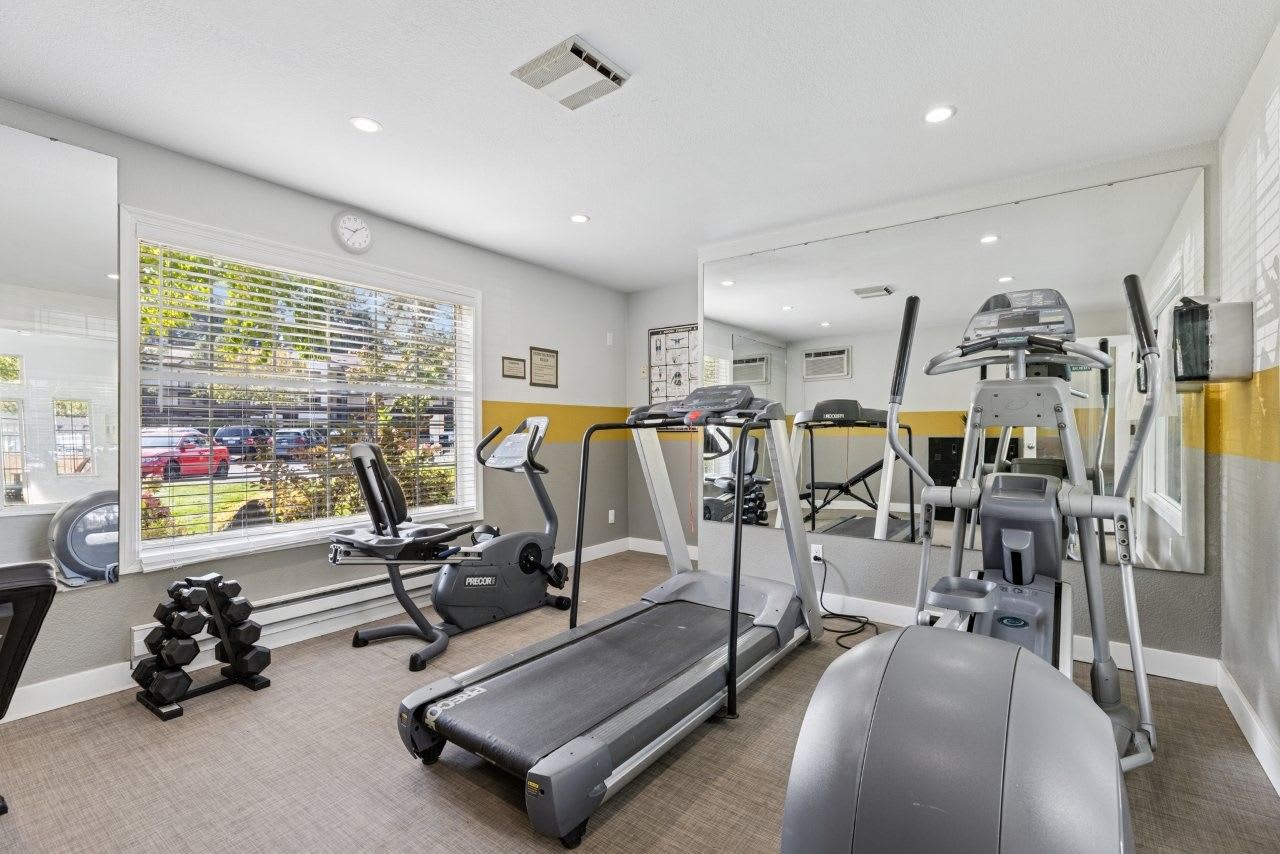 Saratoga Apartments – photo 4