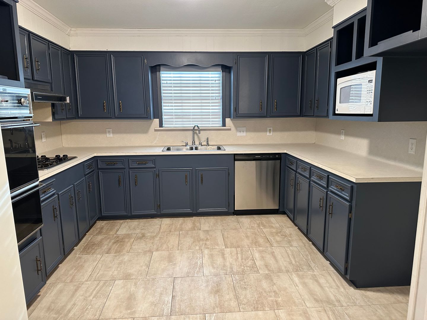 Rental in Groves, Tx – photo 2
