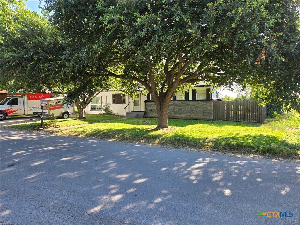 906 Debus Drive – photo 2