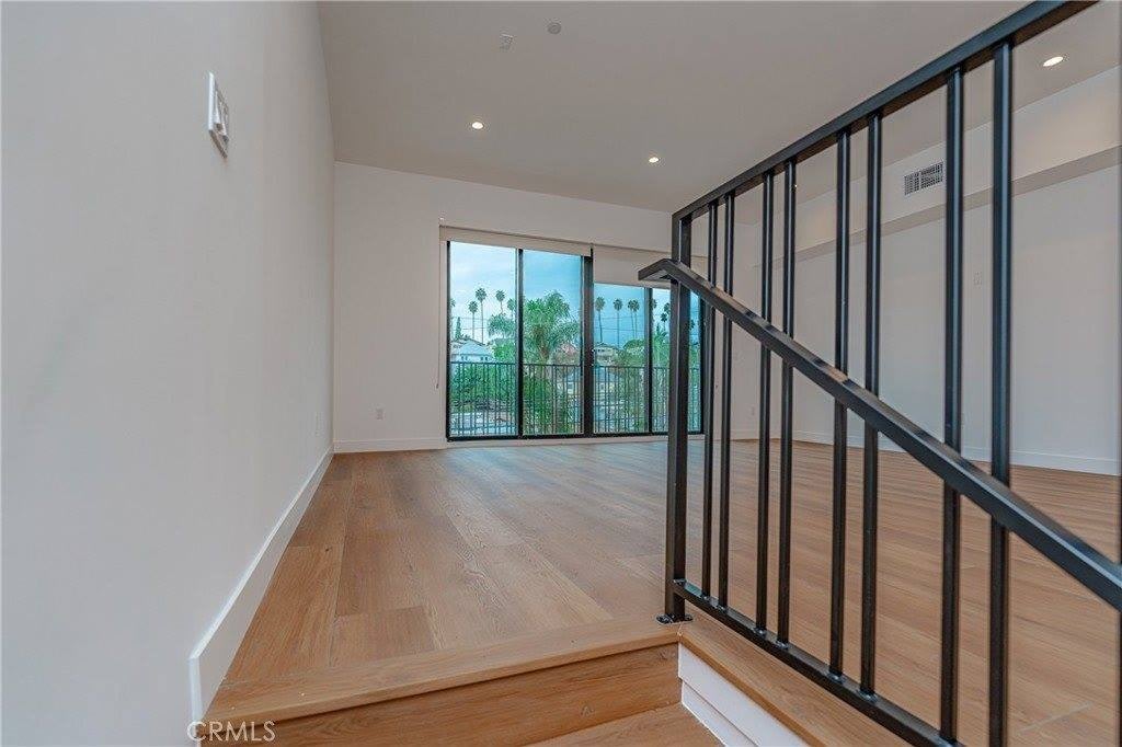 1342 Portia St – photo 5