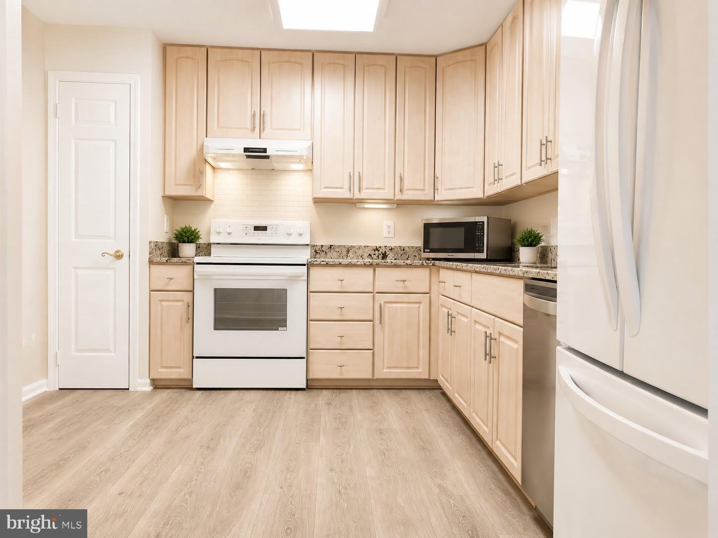 8425 BLEVINS WAY Court – photo 5