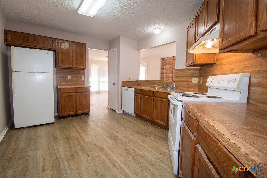 1706 Wickfield Way – photo 4