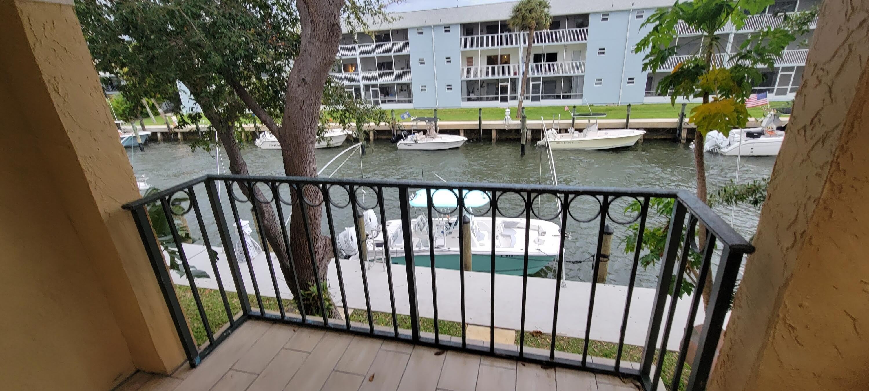 1125 Lake Shore Drive – photo 2