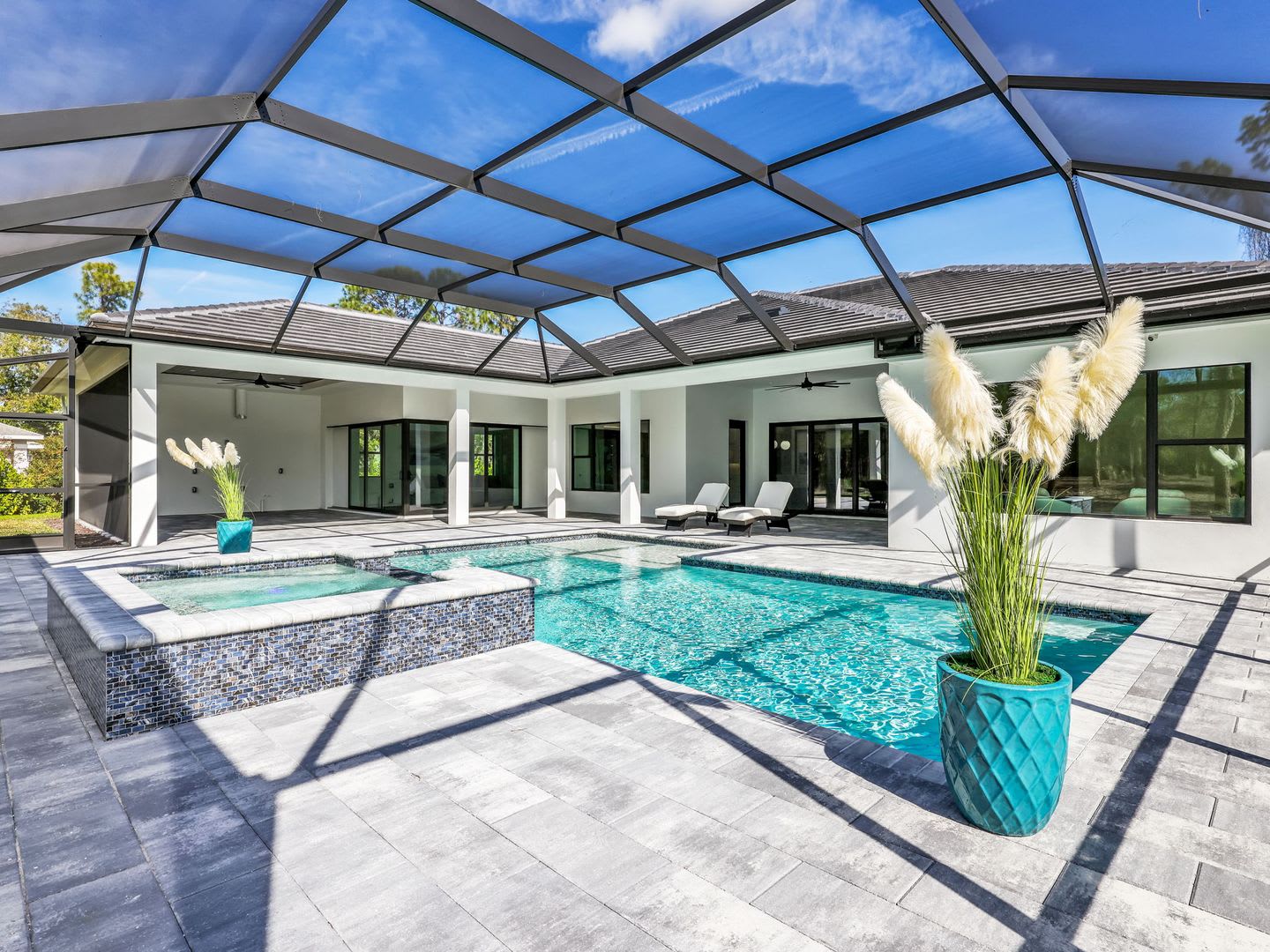 Brand-new contemporary estate on 2.27 private acres – photo 2