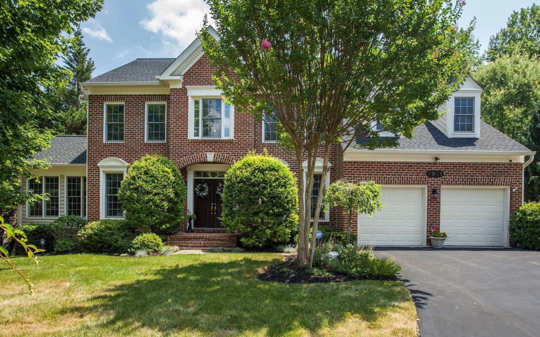 GORGEOUS 5 bed 3.5 Bath with beautiful landscaping – photo 1
