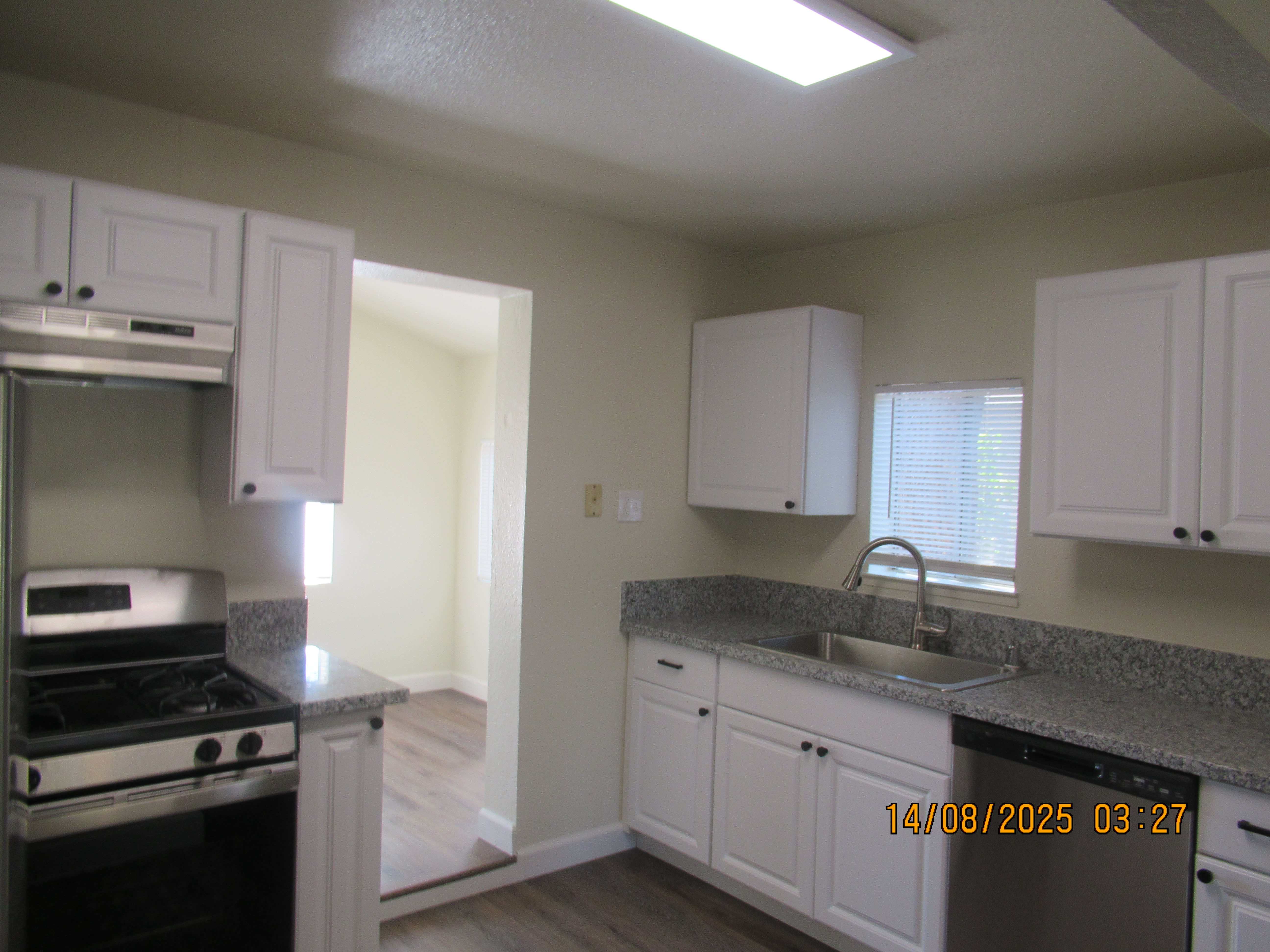 5125 Meyers St – photo 2
