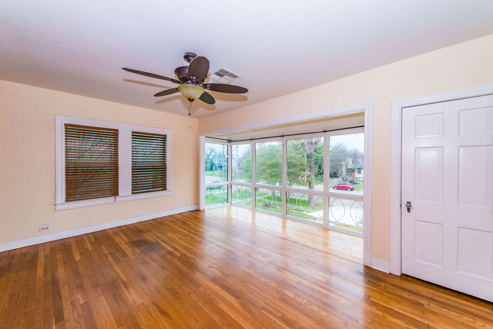 2-BEDROOM MONTICELLO PARK DUPLEX – photo 5