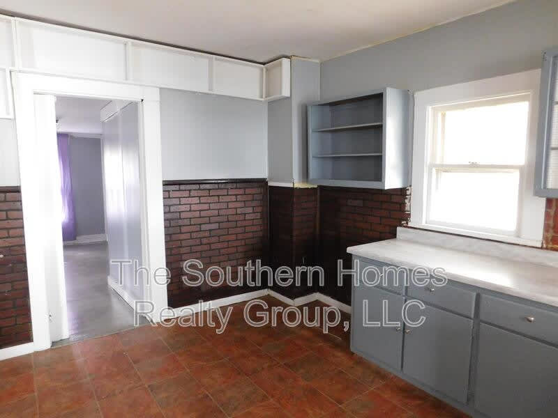 1402 Broad Street – photo 4