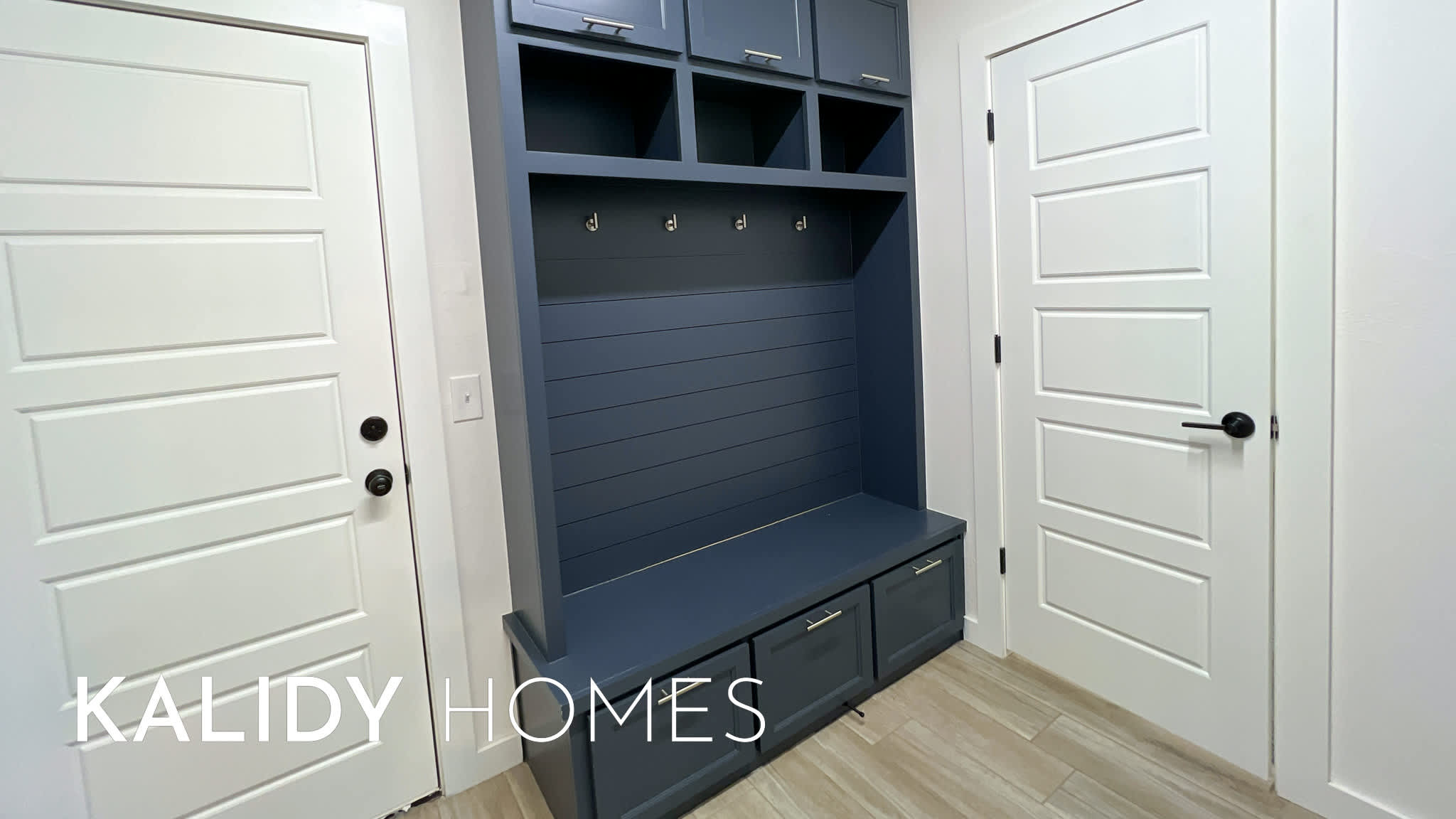 621 East Barajas Terrace – photo 2