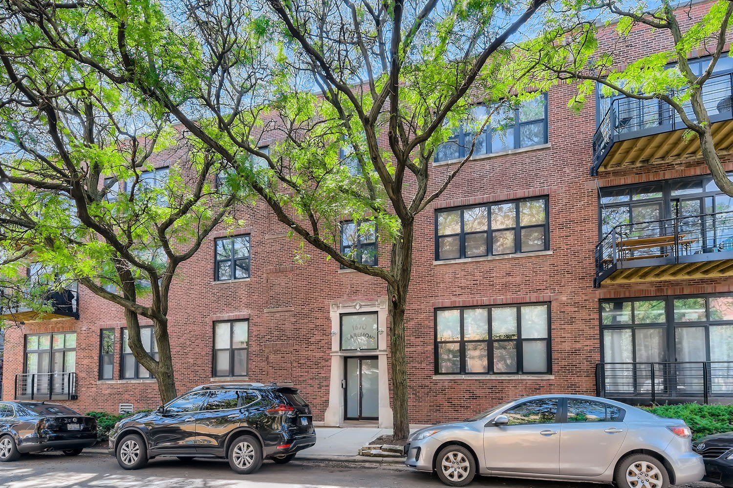 1670 N Claremont Avenue – photo 1