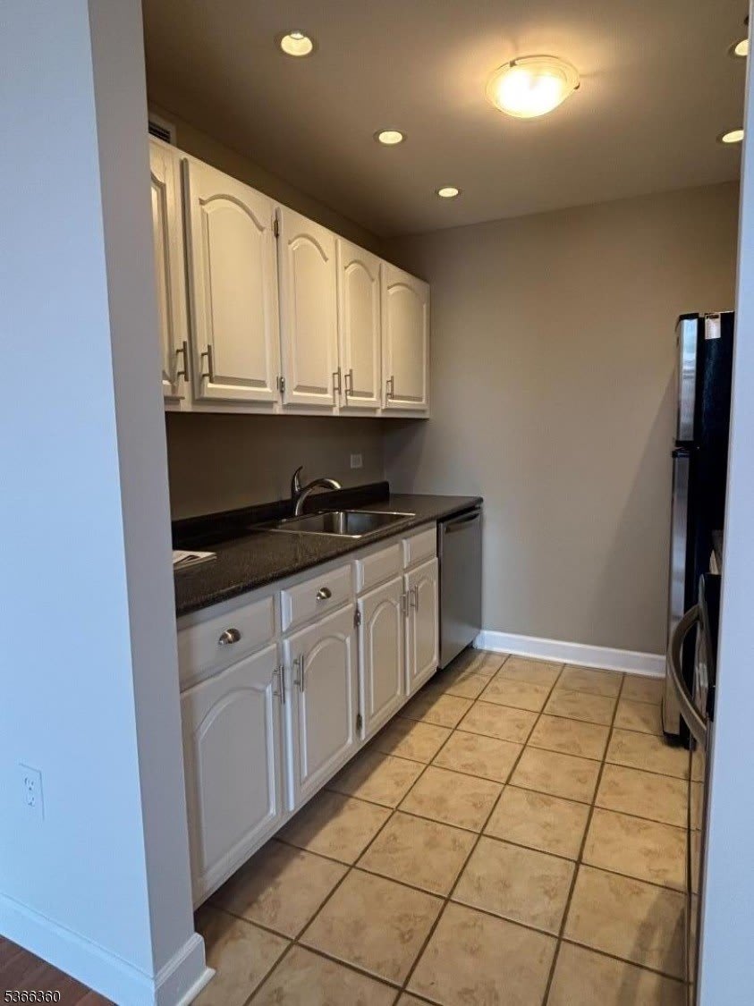 220 Main St – photo 3