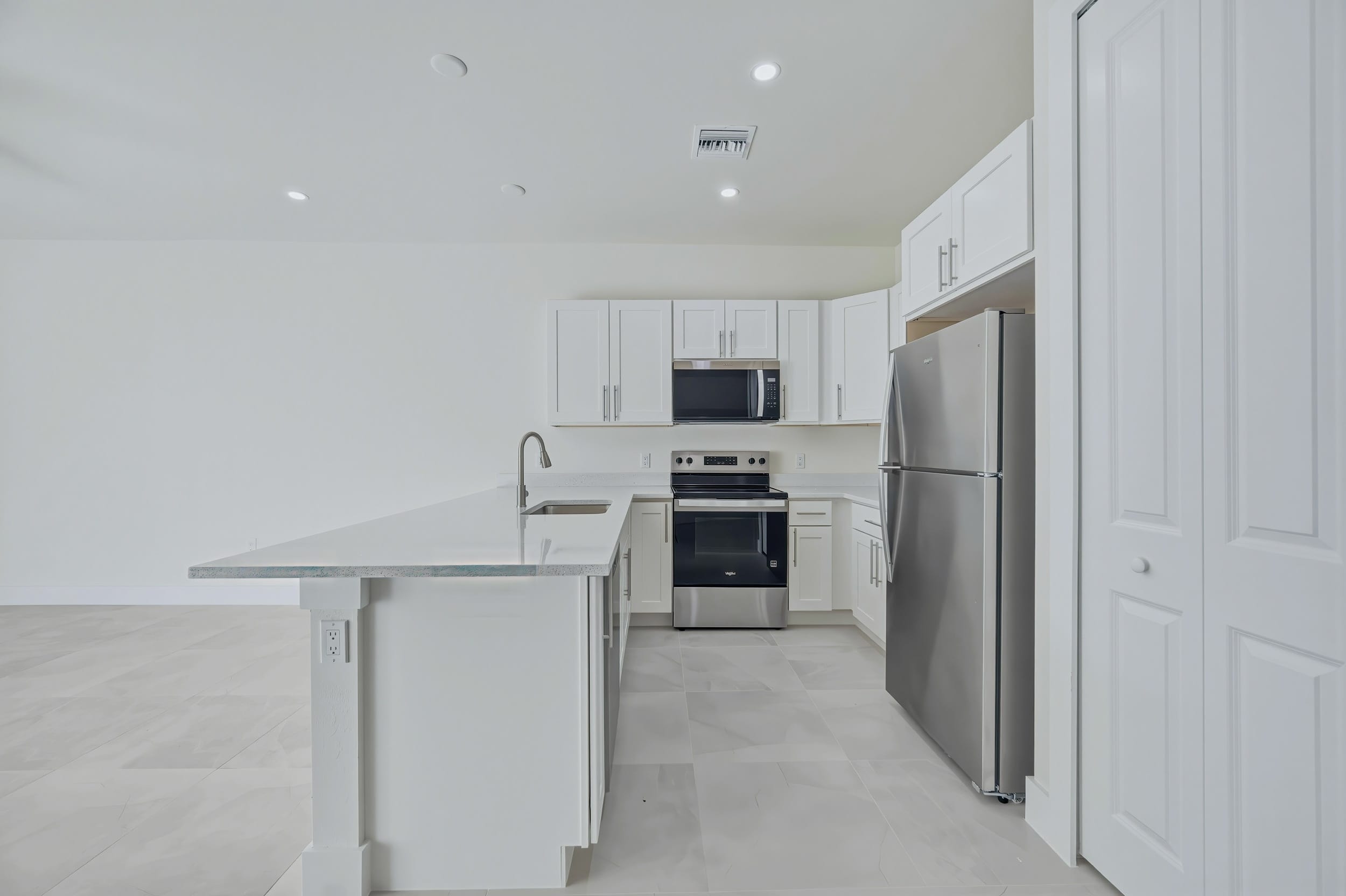 128 Jenna Ave S – photo 5