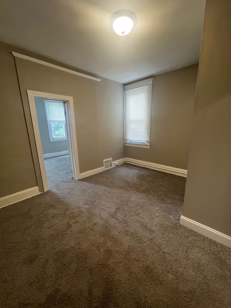 Charming 3BR/1BA Home Near Pimlico Racecourse – Ideal for Young Professionals & Growing Families – photo 2