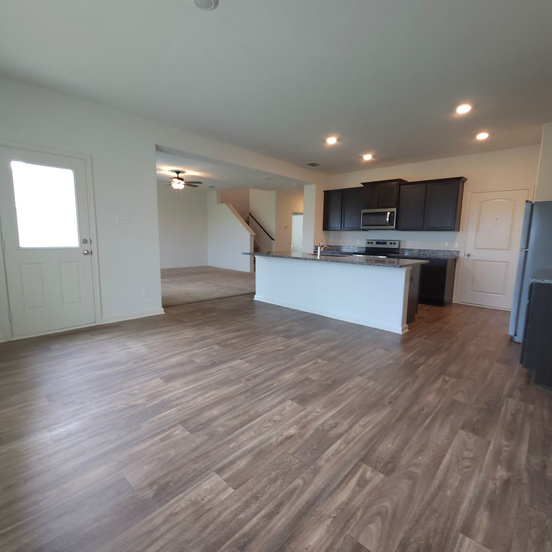Move-In Special! SAVANNAH PLACE 4 bedroom In Converse, TX – photo 2