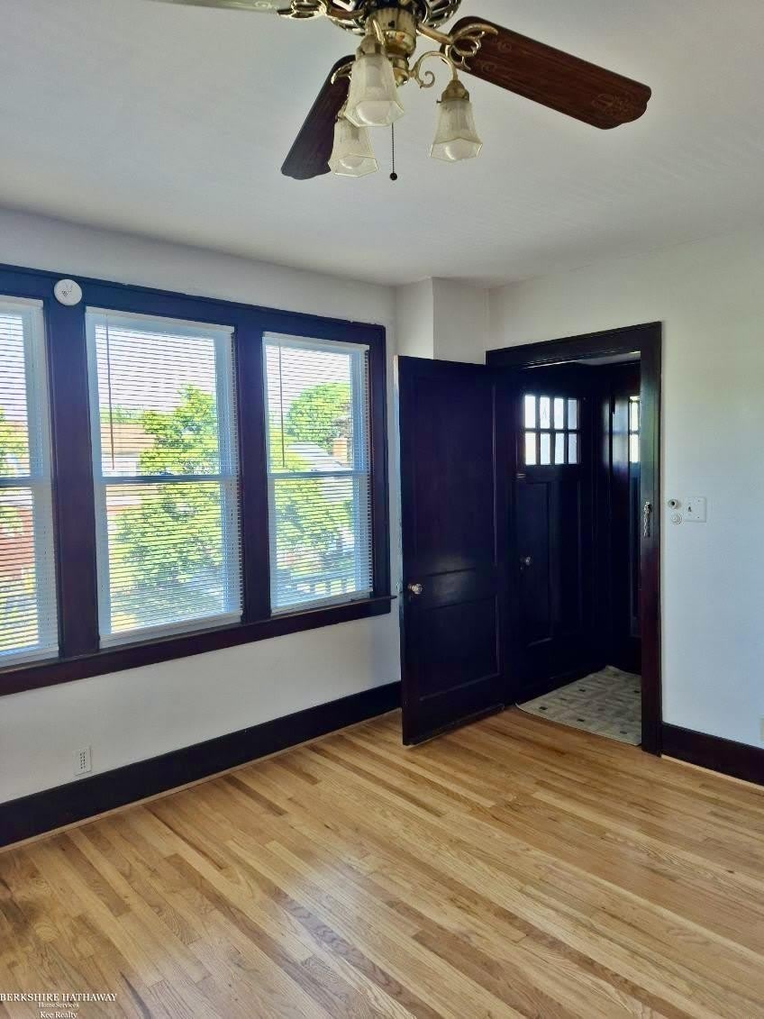 1241 Beaconsfield Street – photo 2