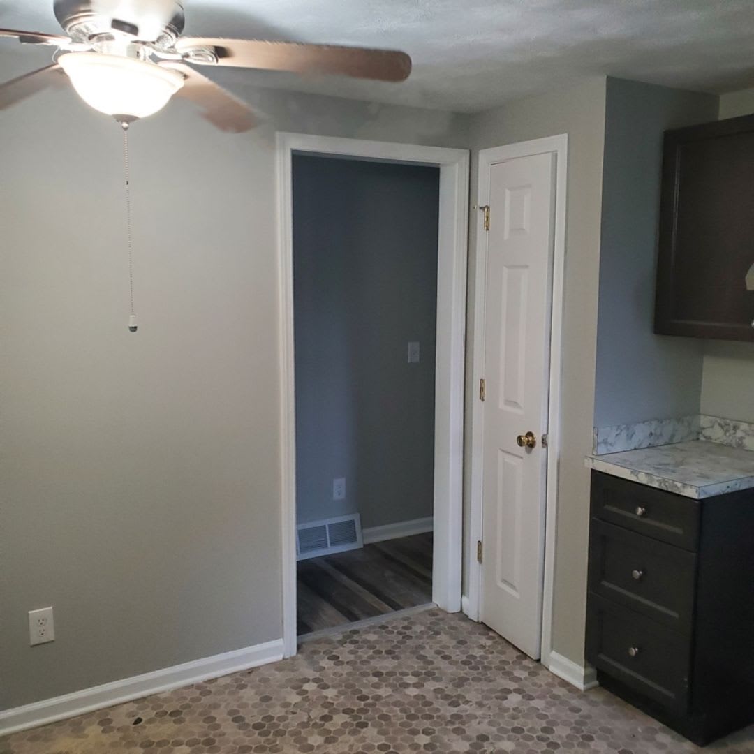 6 Bdrm House For Rent – photo 3