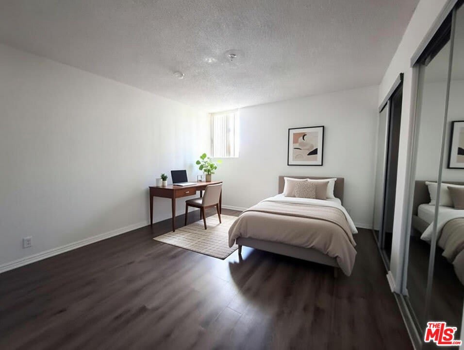 1208 W Adams Blvd – photo 4