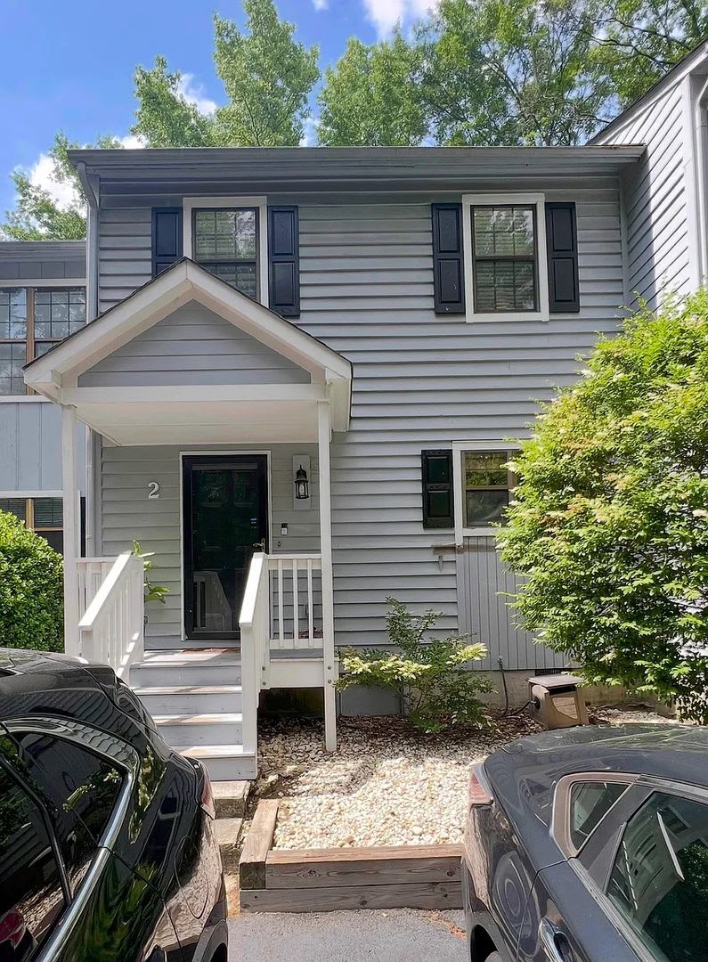 Room in 3 Bedroom home in Durham – photo 1