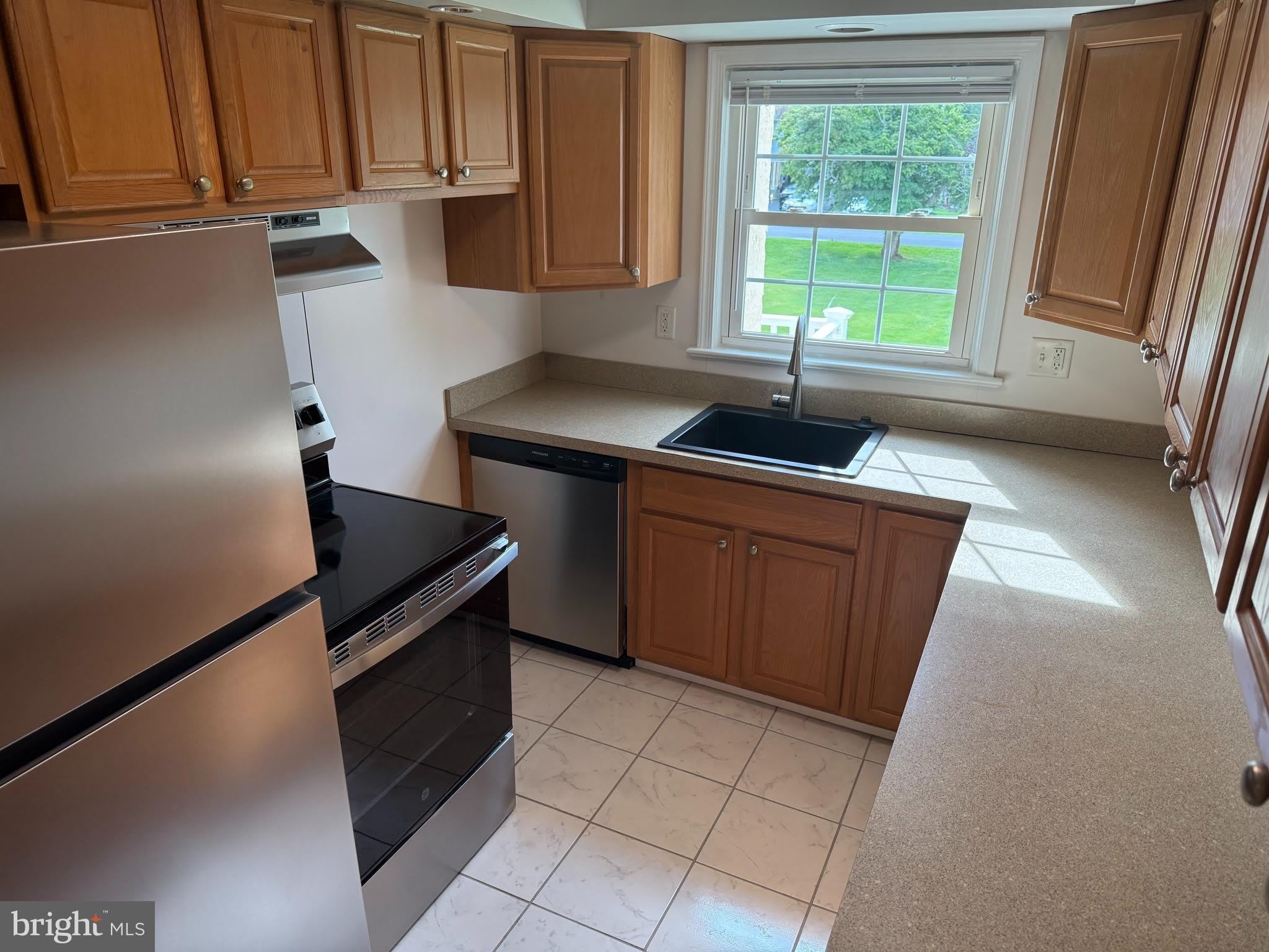 50 WALNUT AVE – photo 5