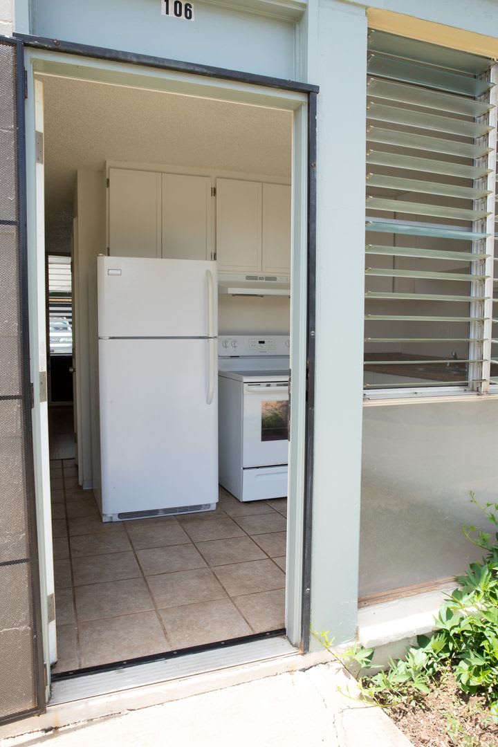 2 BR/ 1 Bath Low- rise Apartment – photo 3