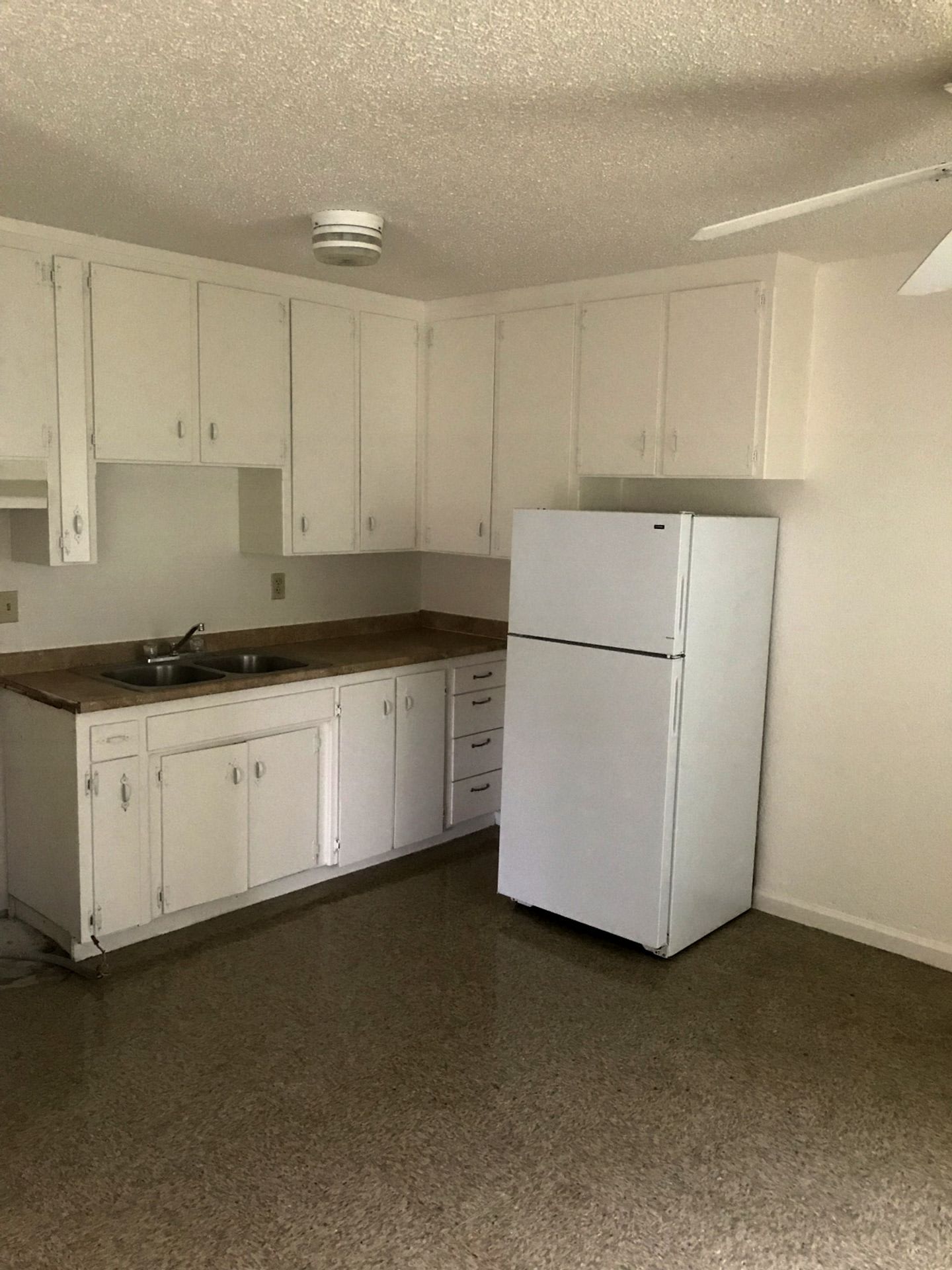 Garden Square Apartments 3 Bedroom, 2 Bath – photo 5