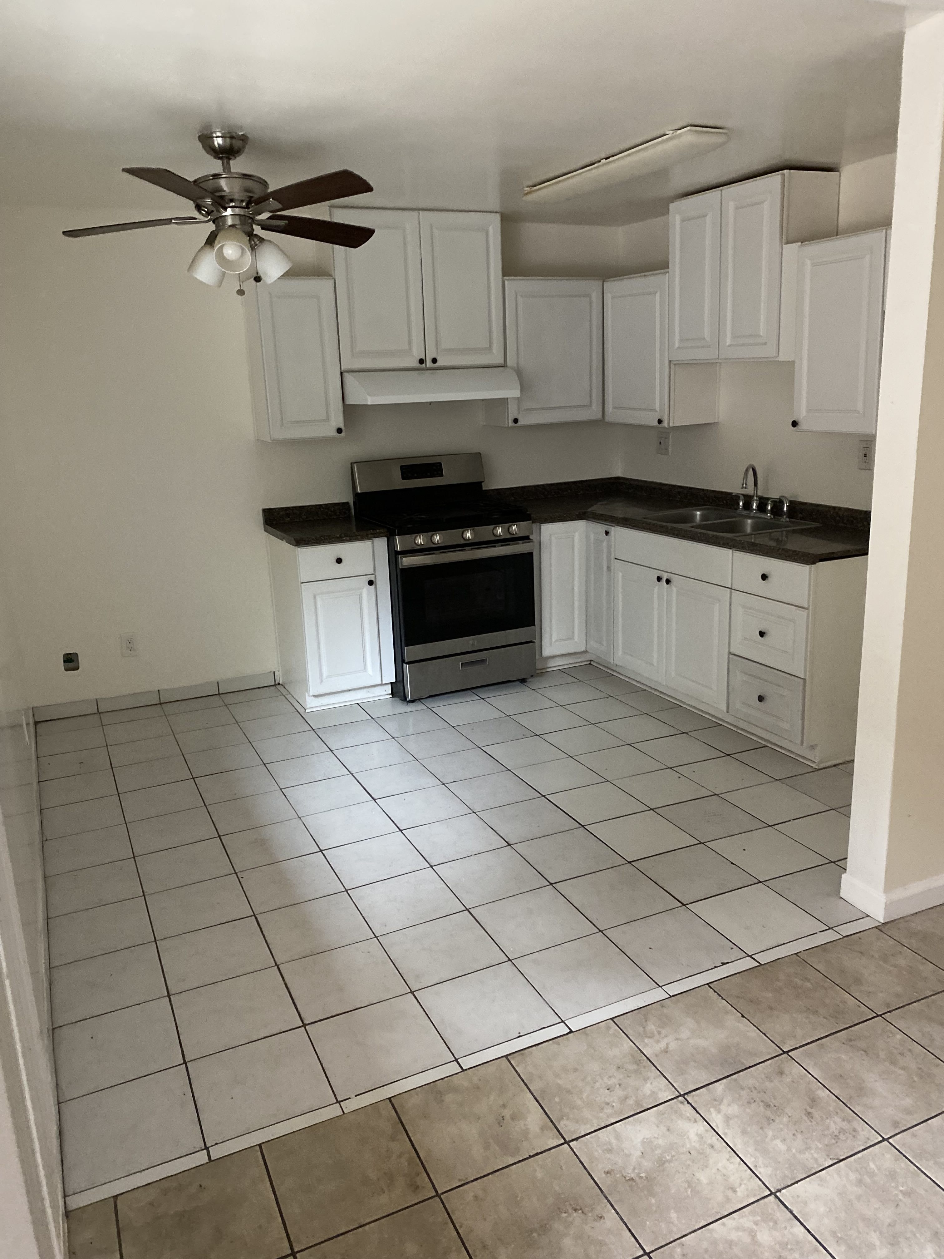 542 E Rhea St – photo 5