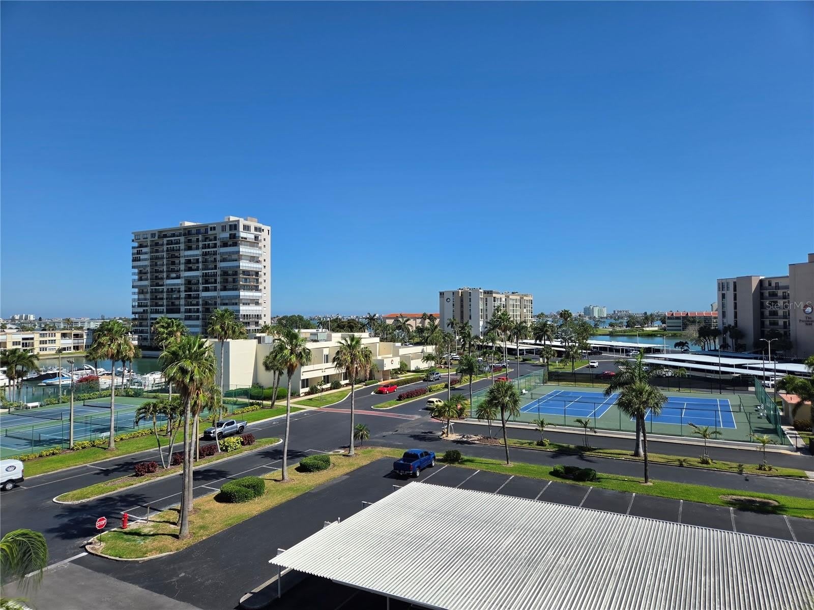 7700 SUN ISLAND Drive S – photo 2