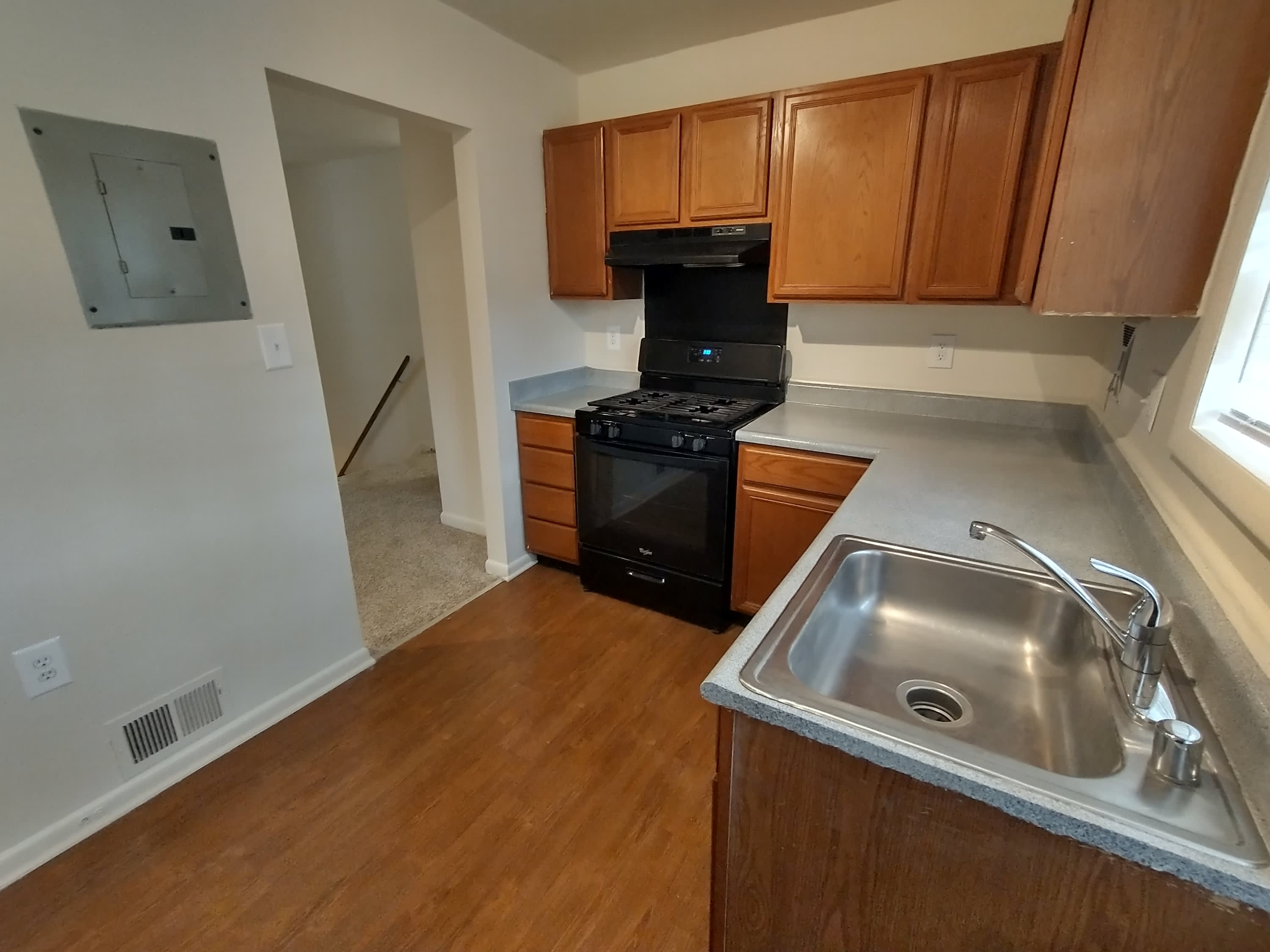 6116 Northwood Driveapt B – photo 2