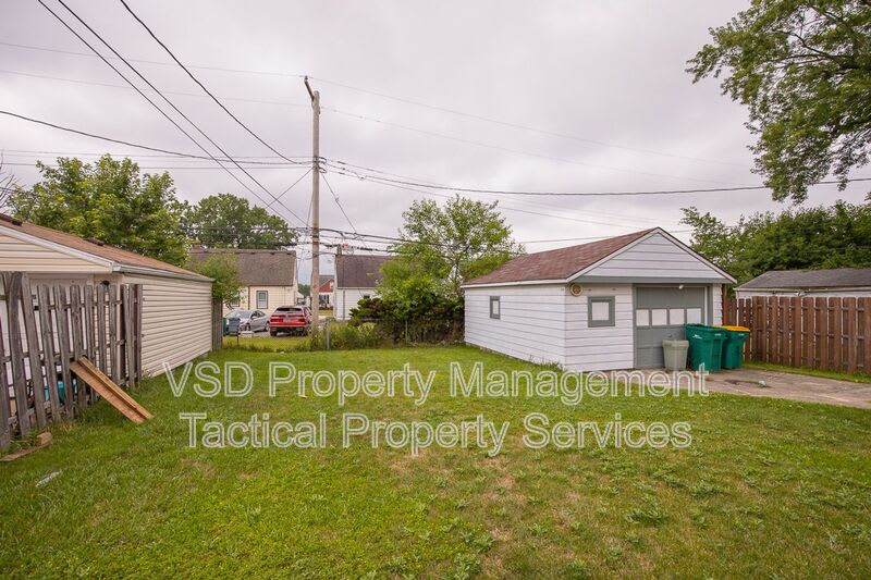 19268 Stafford Ave – photo 4