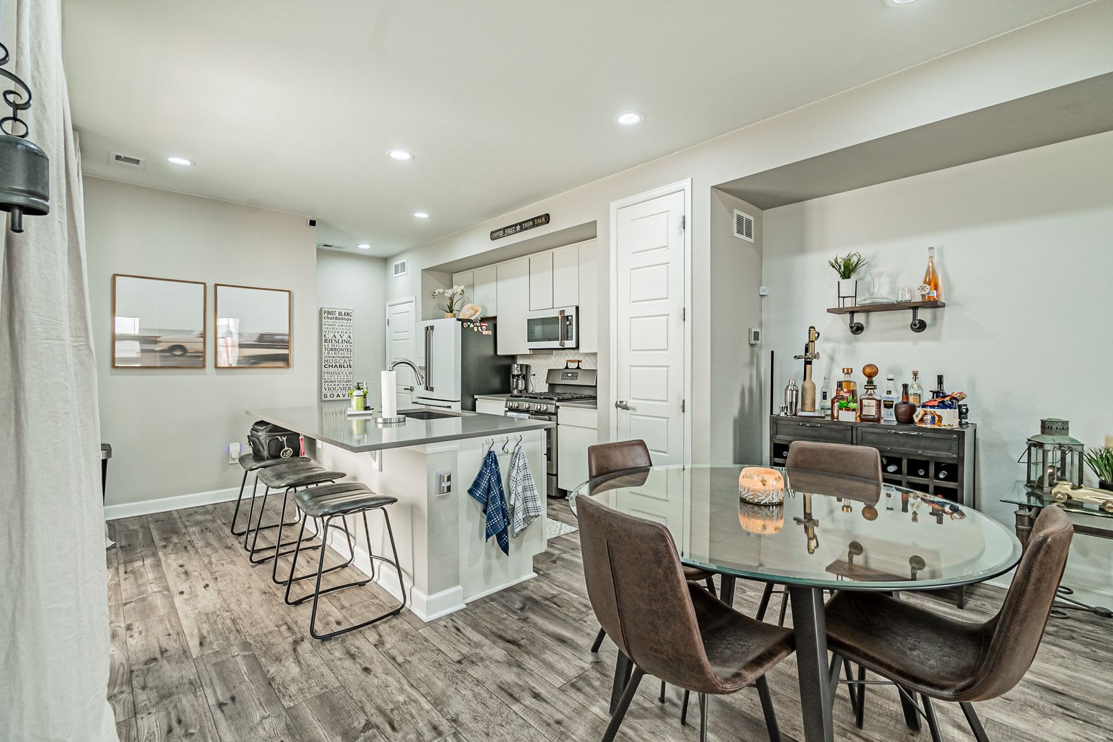 3BD, 2.5BA Commerce City Townhome with 2-Car Garage – photo 5